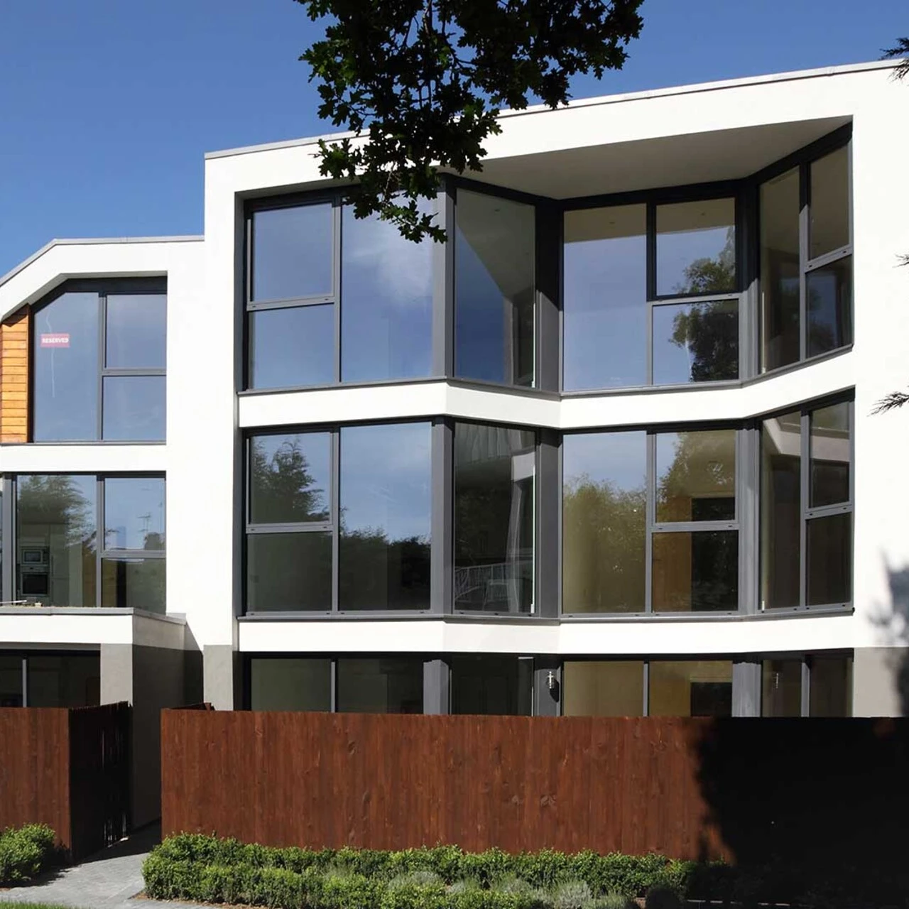 Edgwarebury Lane - Barnet, London