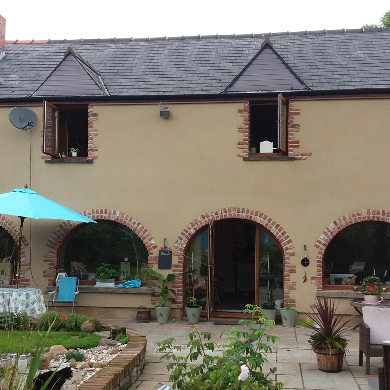 Attractive render refurbishment, Newport