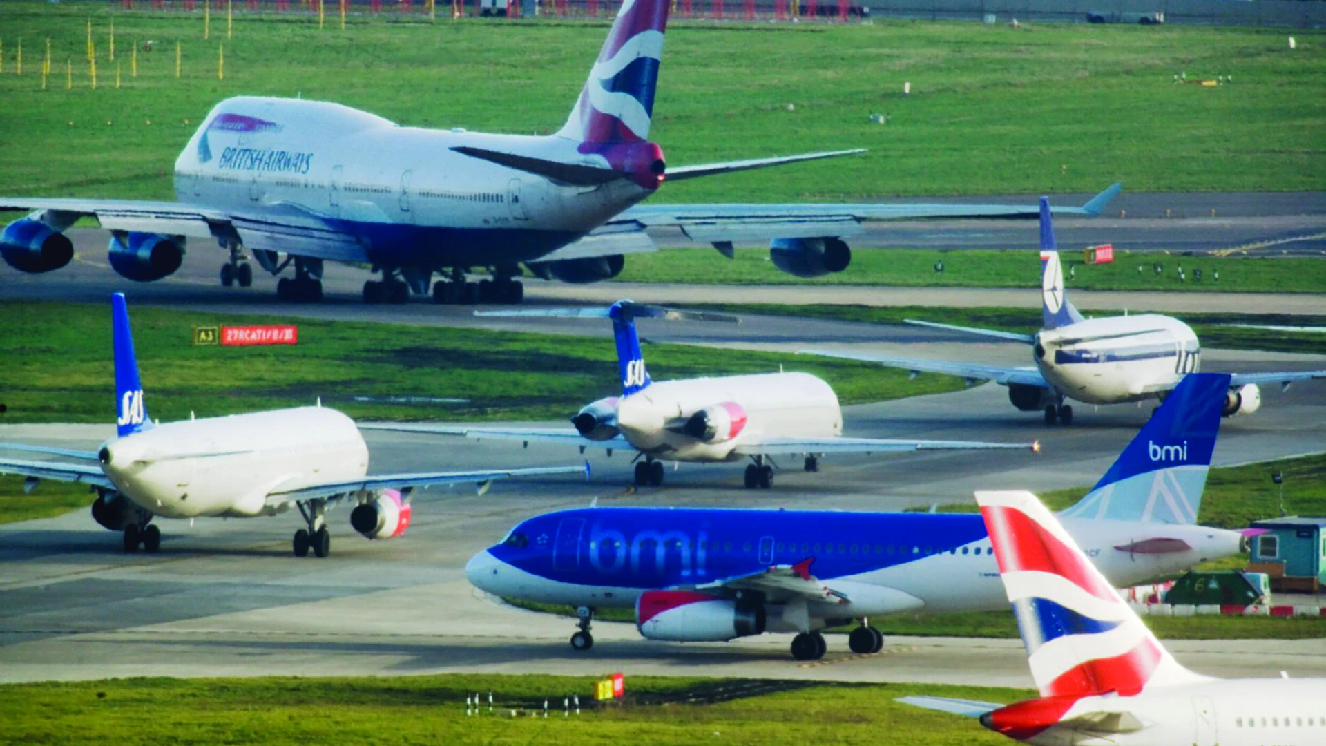 Glasgow Airport Runway 05/23