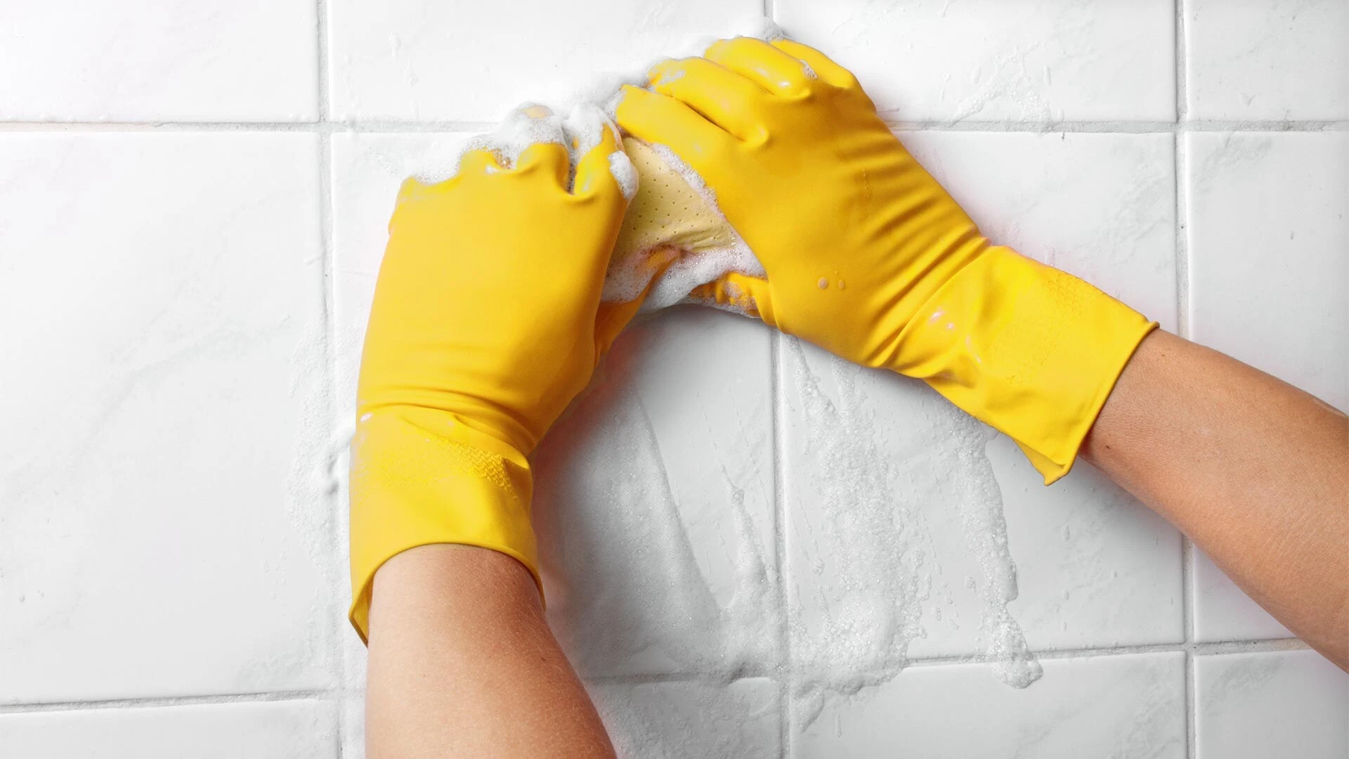 Learn how to clean mould in your bathroom