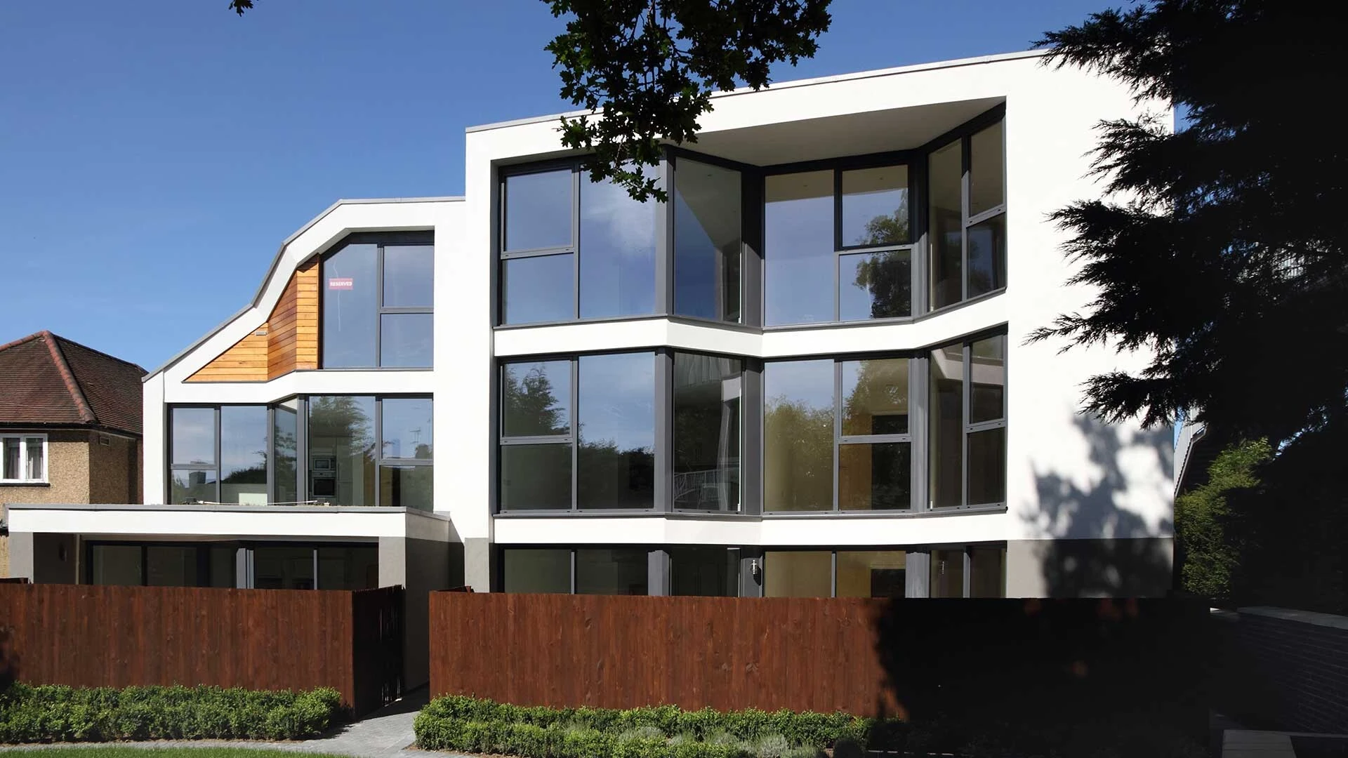 Edgwarebury Lane - Barnet, London