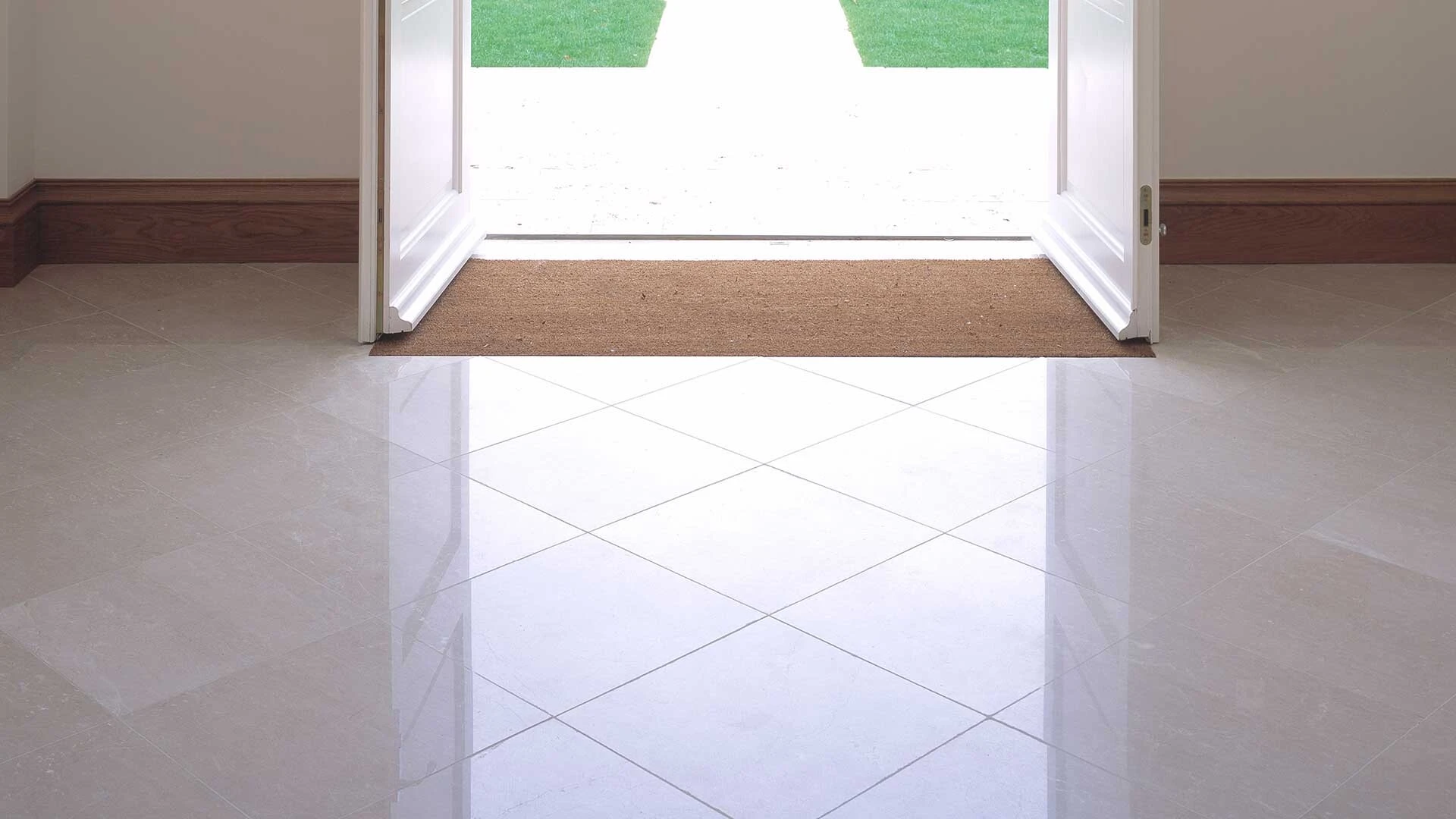 Tiled floor with Weber tiling products – Park House, Windlesham