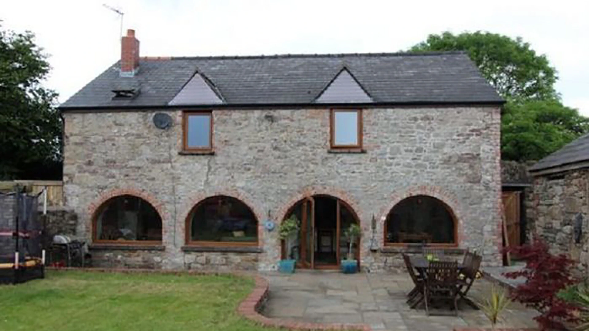 Attractive render refurbishment, Newport