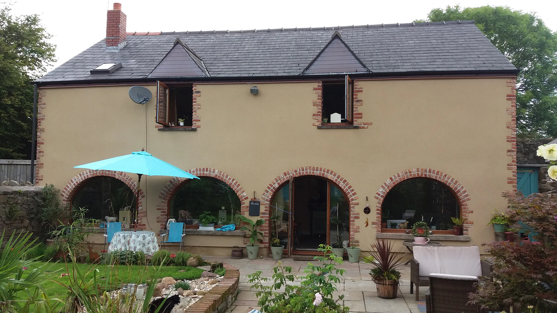 Attractive render refurbishment, Newport