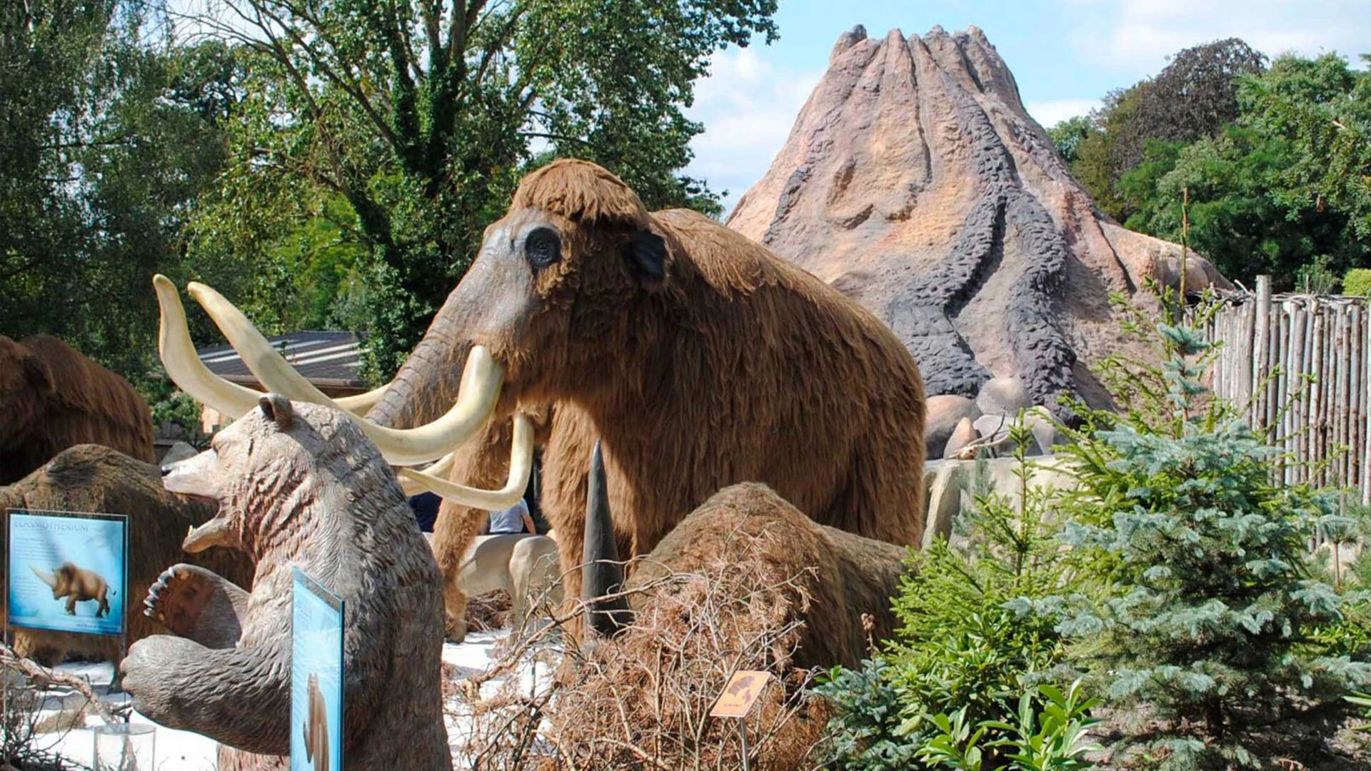 West Midland Safari Park Ice Age exhibit featuring weber TXT mortar from Saint-Gobain Weber