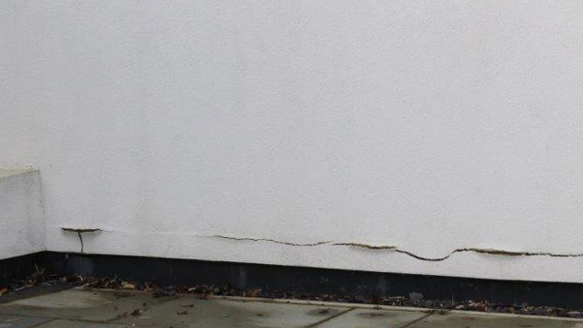 Delamination due to incorrect adhesive usage