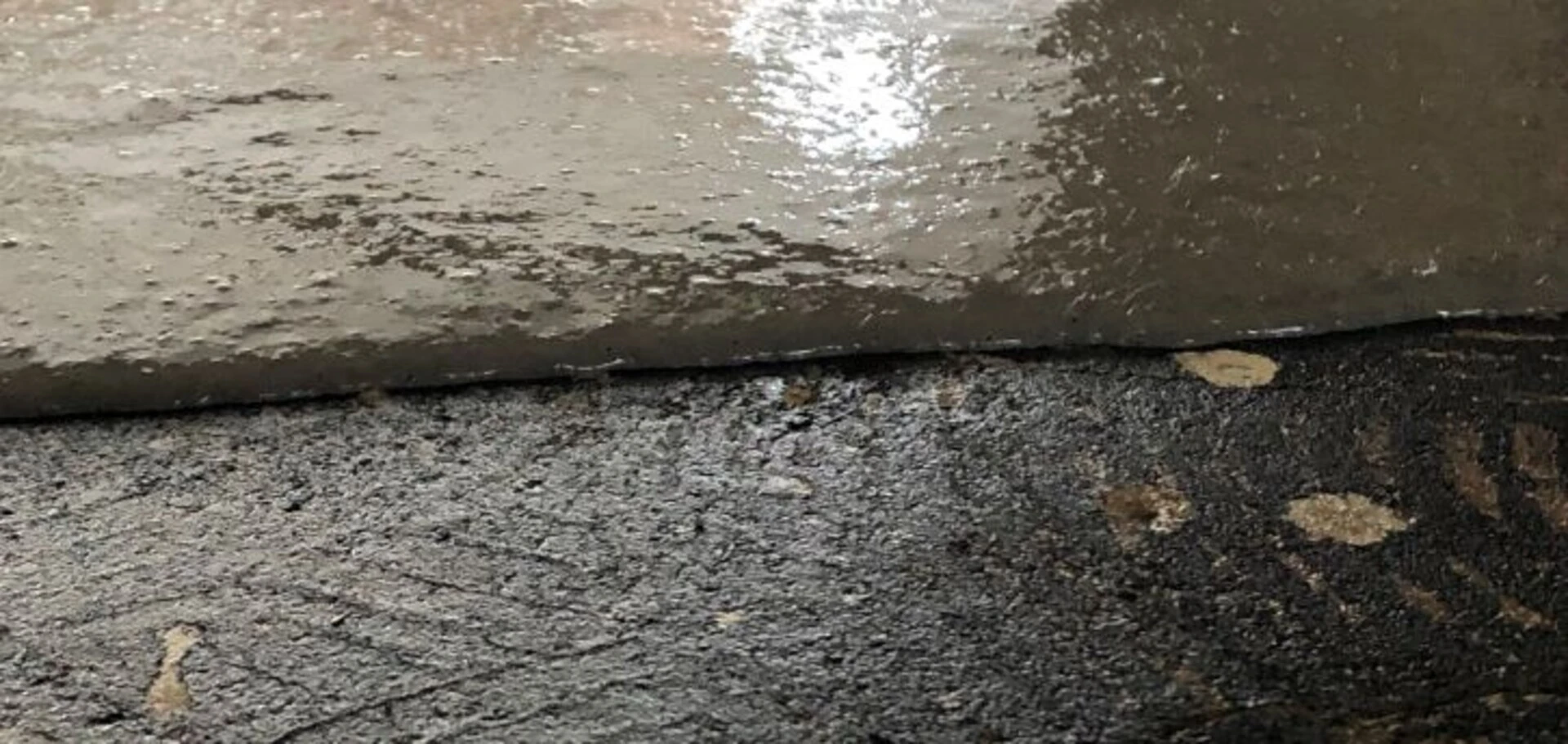 Screeding over bitumen