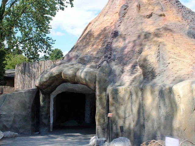 West Midland Safari Park Ice Age exhibit featuring weber TXT mortar from Saint-Gobain Weber