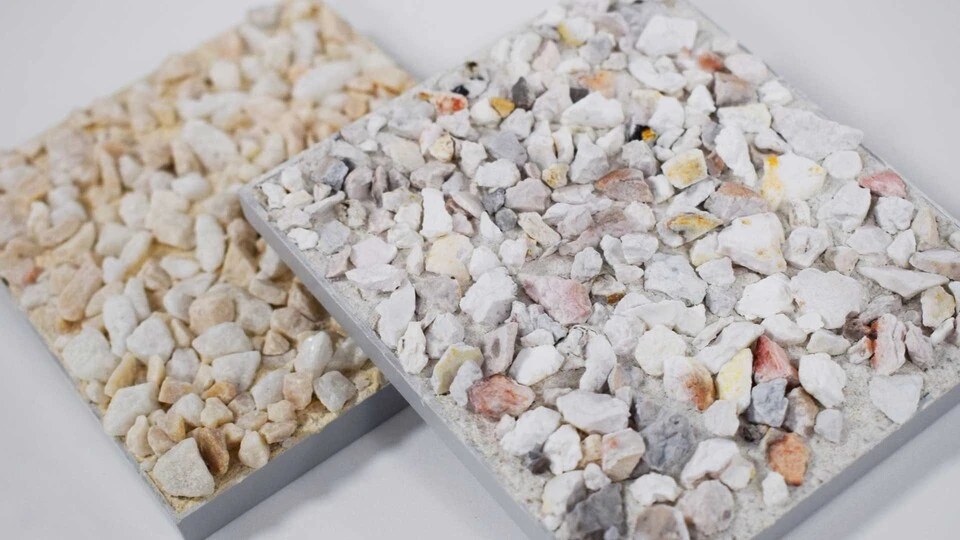 Topcoat renders with decorative aggregates